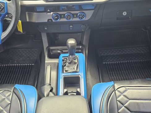 Used 2016 Toyota Tacoma SR5 RWD image 19