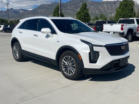 Used 2024 Cadillac XT4 Premium Luxury image 9