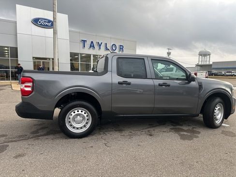 New 2025 Ford Maverick XL w/ Equipment Group 101A image 17