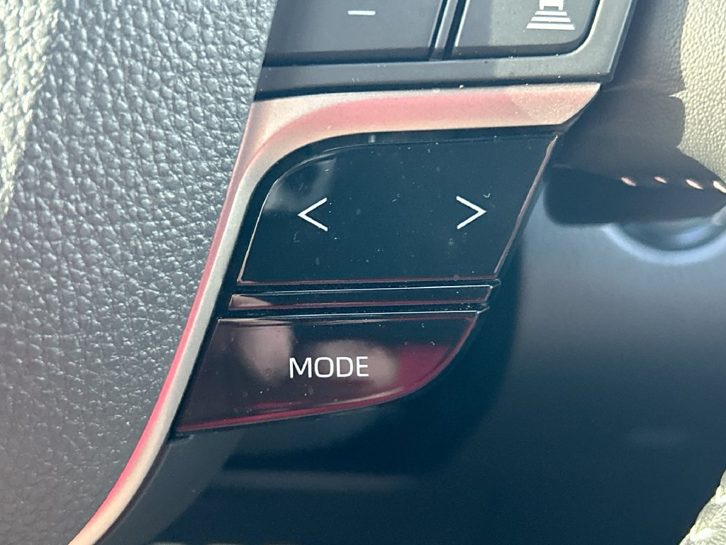 Used 2025 Toyota Camry SE FWD image 17