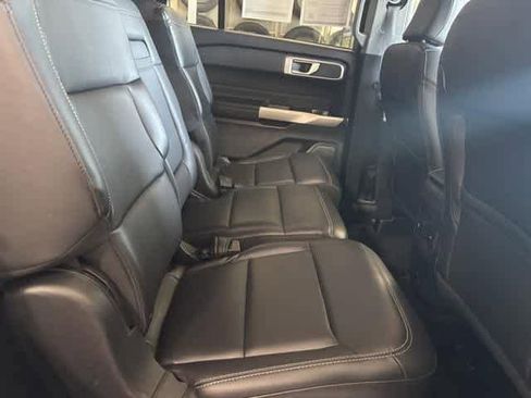 Used 2022 Ford Explorer XLT w/ Equipment Group 202A image 33
