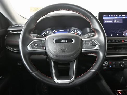 Used 2022 Jeep Compass Trailhawk w/ Trailhawk Convenience Group image 32