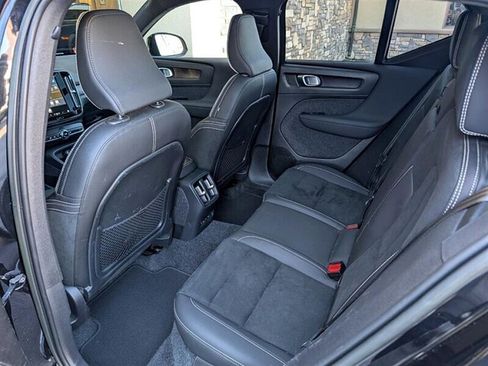 Used 2023 Volvo XC40 Recharge Ultimate image 23