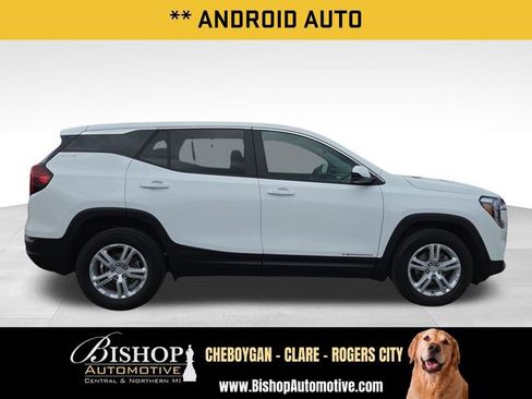 Used 2024 GMC Terrain SLE w/ LPO, Floor Liner Package FWD image 9