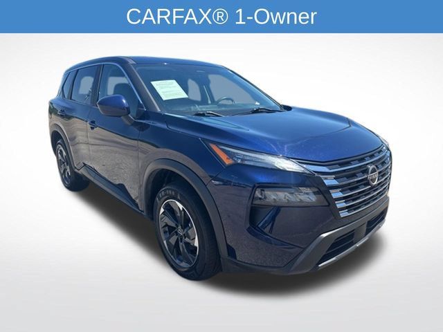 Used 2024 Nissan Rogue SV FWD image 2