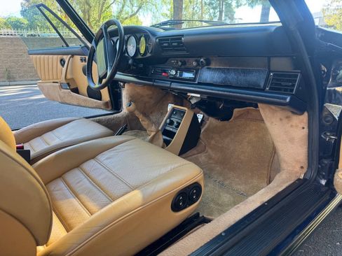 Used 1989 Porsche 911 Carrera RWD image 29