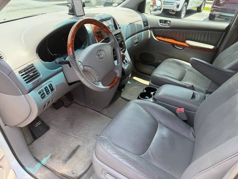 Used 2006 Toyota Sienna XLE Limited w/ XLE Limited PKG 3 FWD image 12