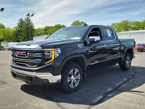 Used 2025 GMC Sierra 1500 SLT AWD/4WD image 2