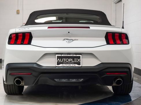 Used 2025 Ford Mustang Premium RWD image 30