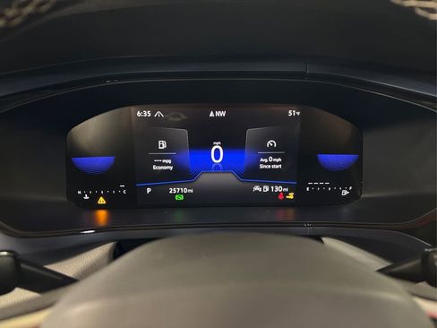 Used 2024 Volkswagen Taos SE image 22