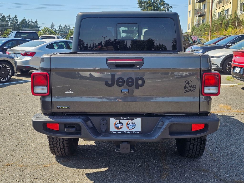 Used 2022 Jeep Gladiator Sport AWD/4WD image 7