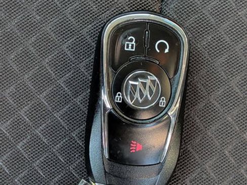 Used 2020 Buick Encore Preferred FWD image 27