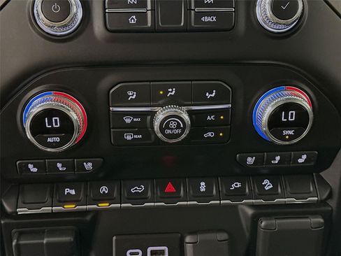 Used 2020 GMC Sierra 1500 AT4 w/ AT4 Premium Package AWD/4WD image 9