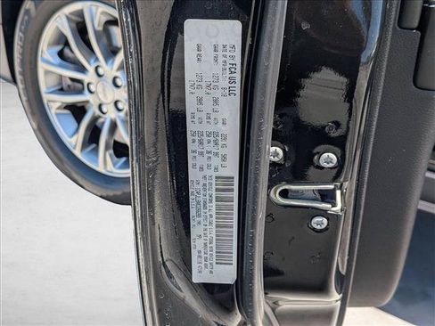 Used 2019 Jeep Cherokee Latitude Plus FWD image 24
