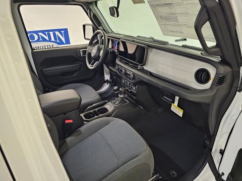 New 2026 Jeep Gladiator Sport image 32