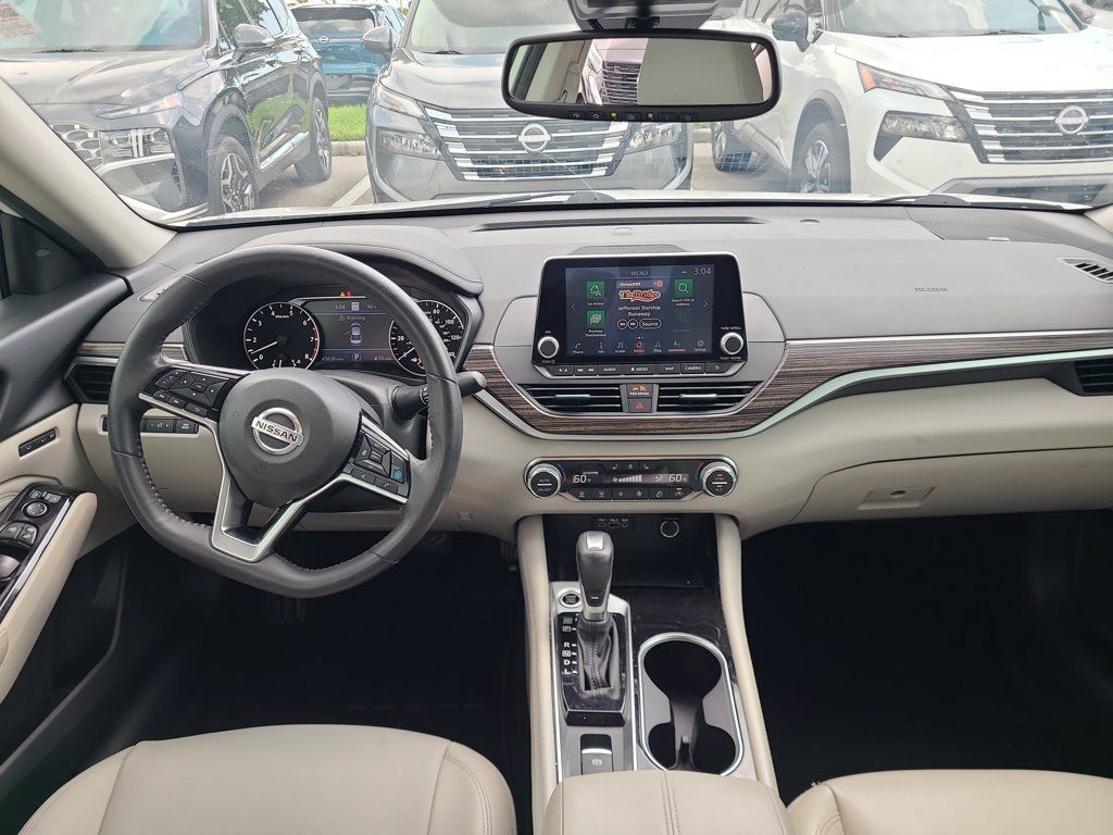 Certified 2020 Nissan Altima 2.5 Platinum FWD image 17