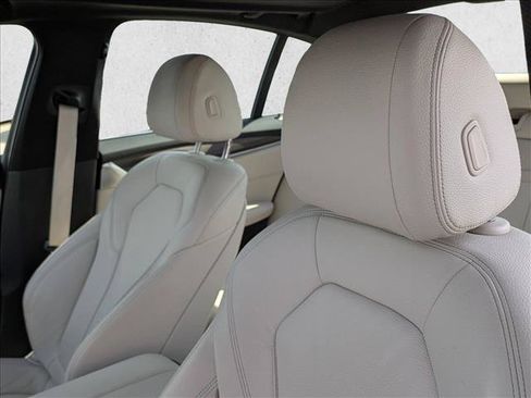 Used 2019 BMW 530e xDrive w/ Convenience Package AWD/4WD image 14
