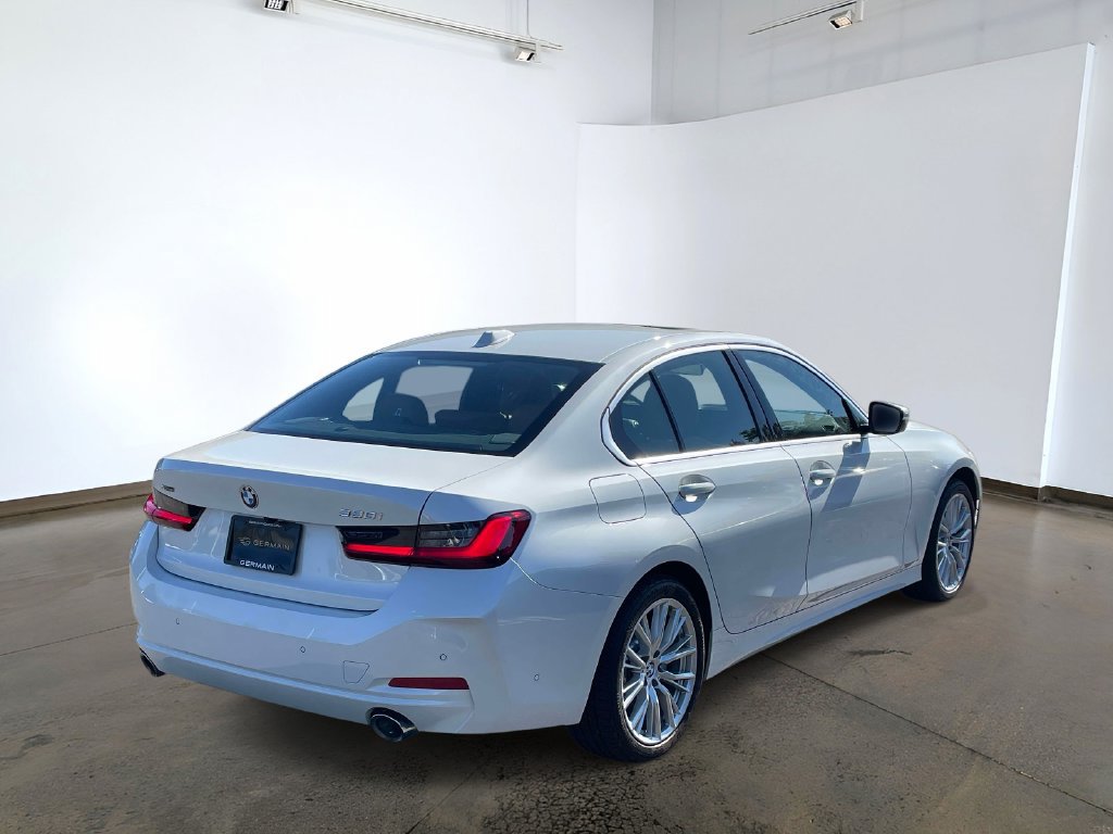 Used 2024 BMW 330i xDrive Sedan w/ Premium Package AWD/4WD image 4