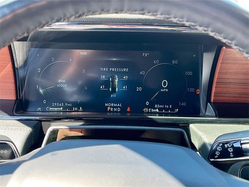 Used 2023 Lincoln Navigator L Reserve image 12