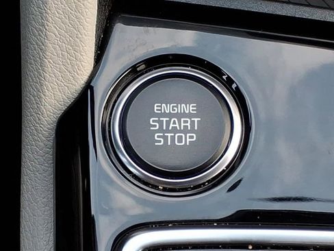 Used 2025 Kia Sportage EX image 24