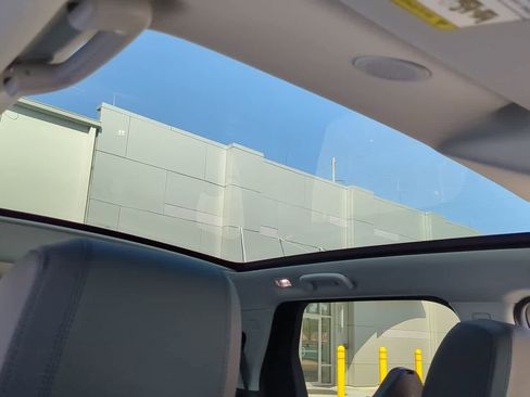 Used 2025 Land Rover Discovery Sport S image 20