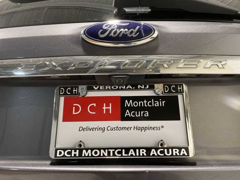 Used 2014 Ford Explorer XLT w/ Equipment Group 202A image 7