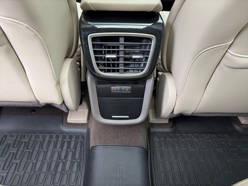 Used 2022 Lincoln Nautilus Reserve AWD/4WD image 13