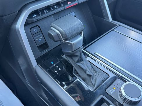 Used 2023 Toyota Sequoia Platinum image 8