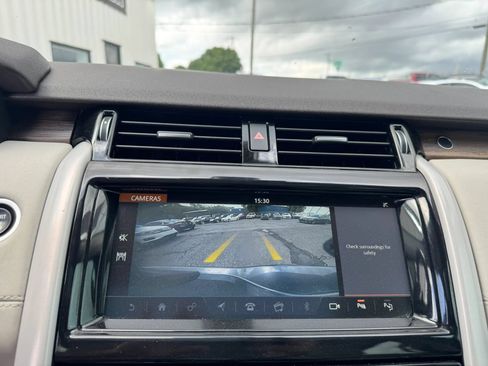 Used 2019 Land Rover Discovery HSE AWD/4WD image 19