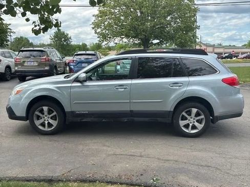 Used 2013 Subaru Outback 2.5i Limited AWD/4WD image 3