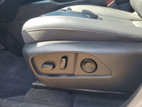 Used 2025 Chevrolet Equinox LT w/ Convenience Package II image 13