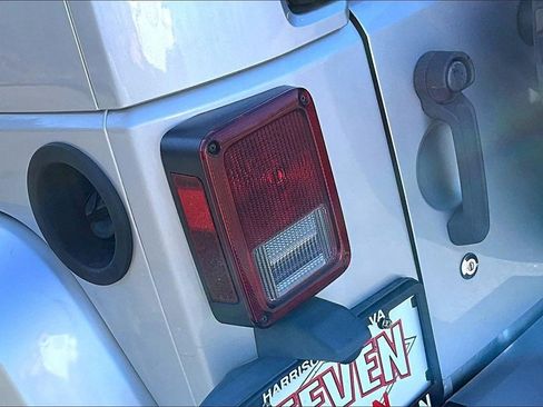 Used 2011 Jeep Wrangler Sahara image 18