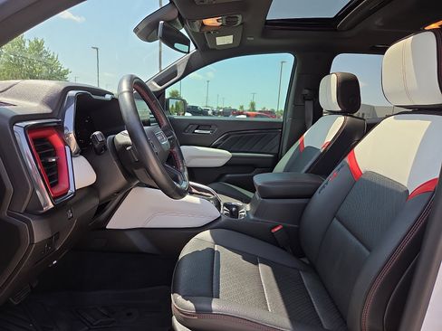 Used 2023 GMC Canyon AT4X AWD/4WD image 15