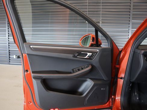 Certified 2022 Porsche Macan GTS AWD/4WD image 25