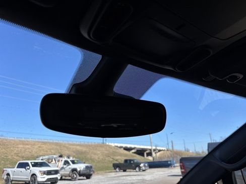 Used 2024 Chrysler Pacifica Touring-L w/ S Appearance Package image 42