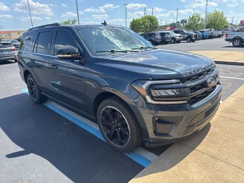Used 2022 Ford Expedition Limited image 1