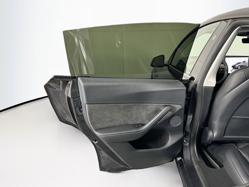 Used 2024 Tesla Model Y Long Range image 24