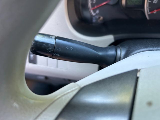 Used 2013 Toyota Sienna L w/ Towing Pkg FWD image 17