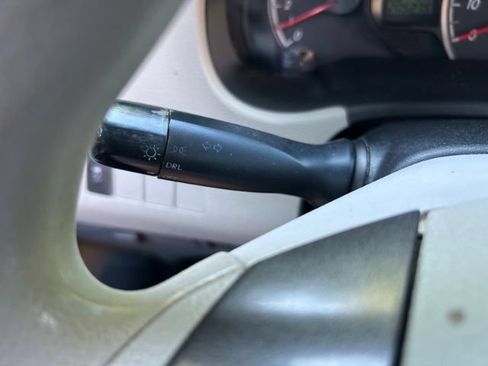 Used 2013 Toyota Sienna L w/ Towing Pkg FWD image 17