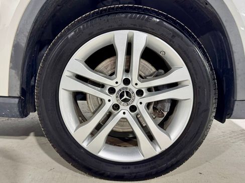 Used 2020 Mercedes-Benz GLA 250 4MATIC w/ Premium Package image 34