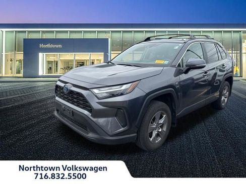 Used 2023 Toyota RAV4 LE AWD/4WD image 3