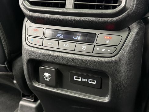 Used 2023 Honda Pilot TrailSport image 35