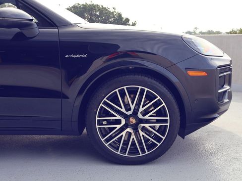 New 2026 Porsche Cayenne S AWD/4WD image 11