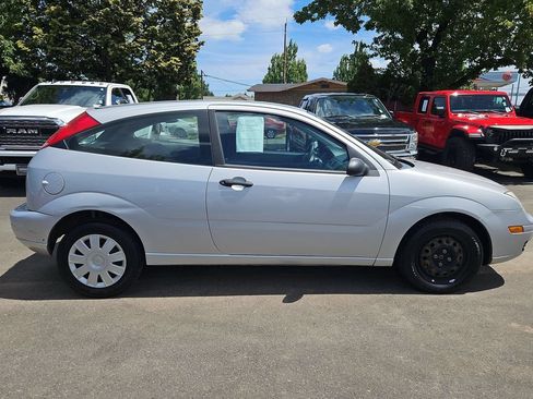 Used 2007 Ford Focus S FWD image 8