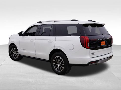 Used 2025 Ford Expedition Platinum image 7