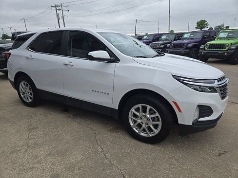 Used 2024 Chevrolet Equinox LT AWD/4WD image 14