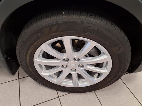 Certified 2023 Cadillac XT4 Luxury w/ Cold Weather Package image 8