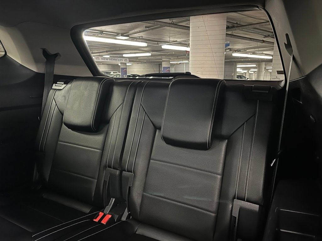 Used 2023 Volkswagen Atlas SE w/ Panoramic Sunroof Package FWD image 24