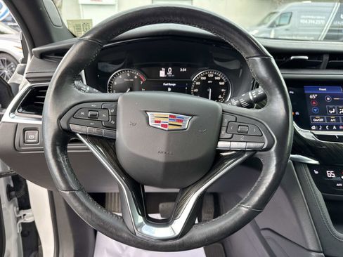 Used 2020 Cadillac XT6 Premium Luxury image 28