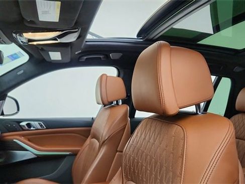 Used 2024 BMW X7 xDrive40i w/ Executive Package image 37